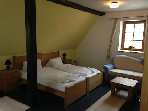 Rual Hotell *